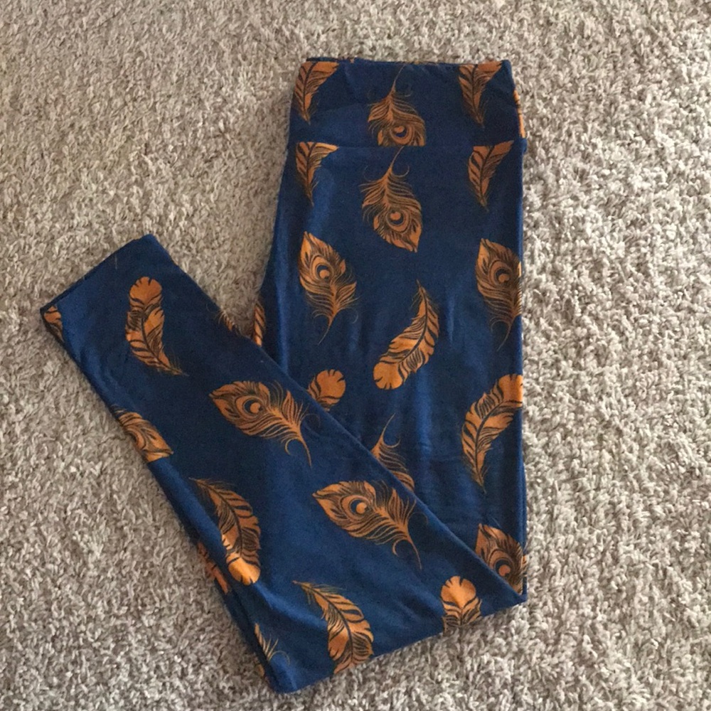 TC feather print leggings